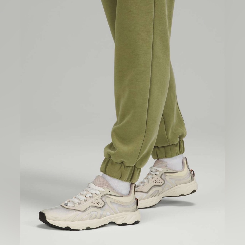 Lululemon Softstreme Relaxed High-Rise Pant - Picture 5 of 6